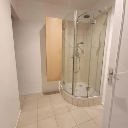 לינה וארוחת בוקר Luxury Jacuzzi *